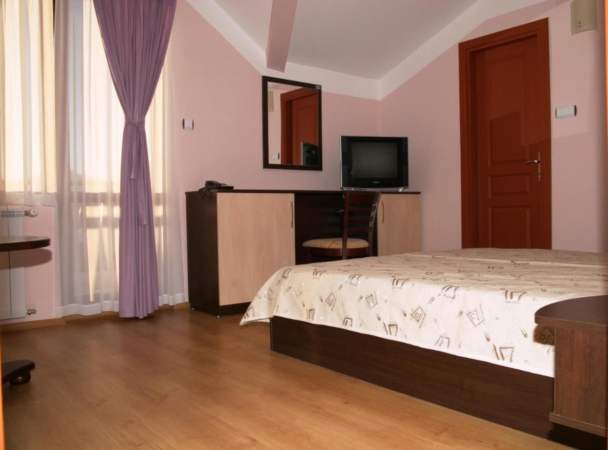 Boryka Family Hotel Asikoria Экстерьер фото